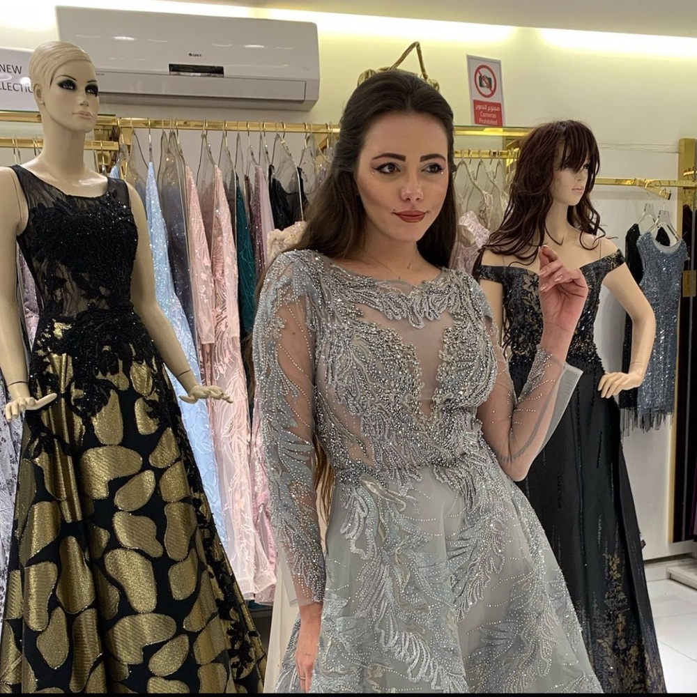 Dress ๐ค - Picture 2 of 4